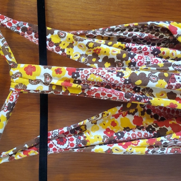 Vibrant Dress! - Picture 4 of 7